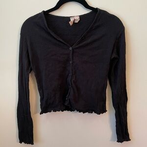 Black Button-Up Cropped Cardigan